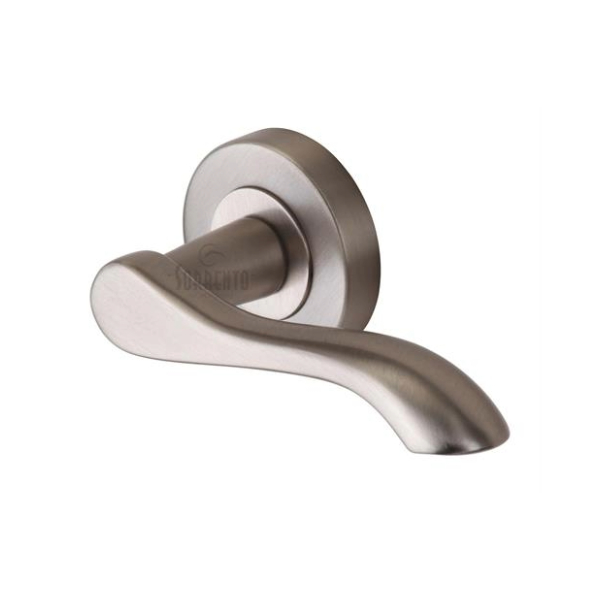 AURORA SCROLL LEVER HANDLE ON ROUND ROSE